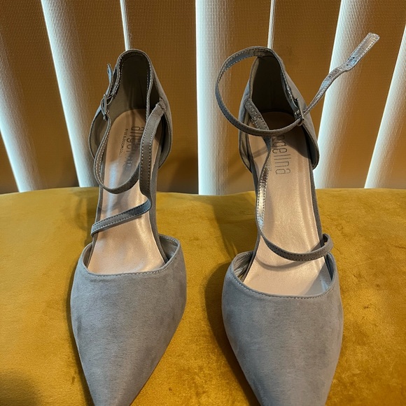 Light gray size 10 strap heels - Picture 4 of 4